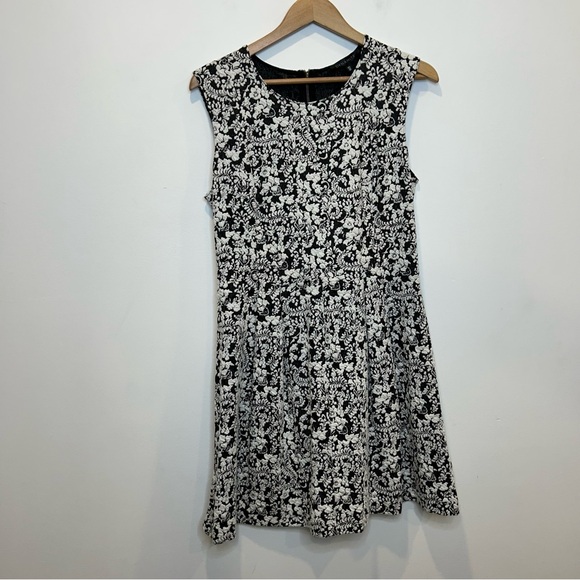 Dynamite Dresses & Skirts - Dynamite Flare Workwear Dress Floral Jacquard White Black